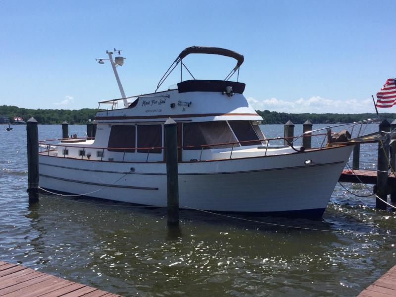 1982 Marine Trader 40 DC