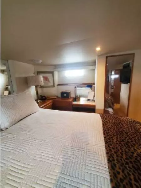 1998 Viking 60 Sport Motor Yacht