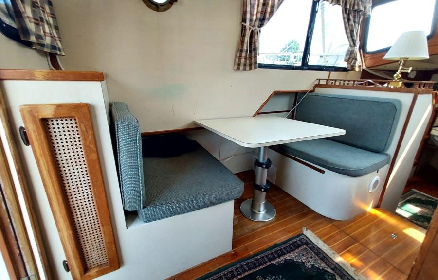 1018 Wandering Star Dinette