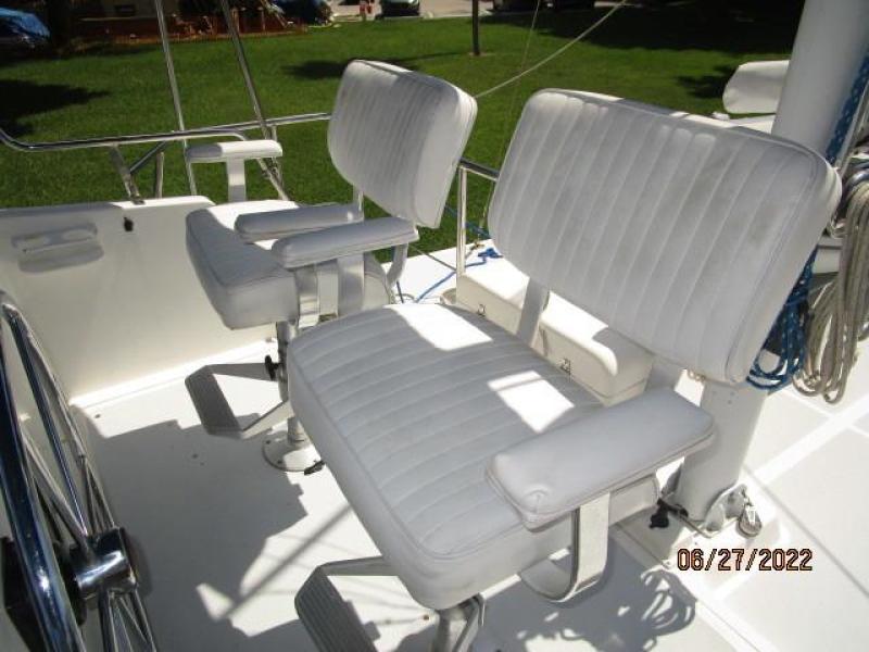 43' Selene flybridge helmseats