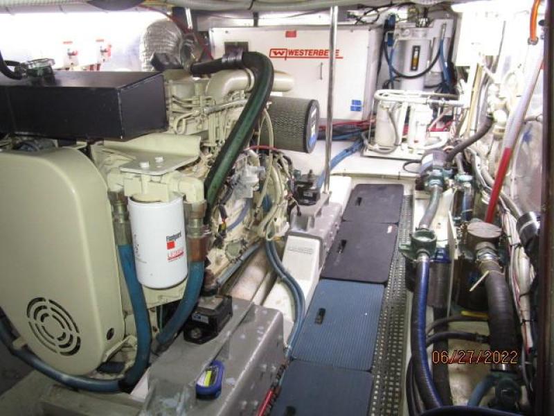 43' Selene engine room