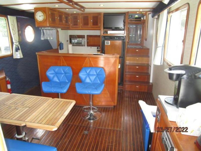 43' Selene salon forward