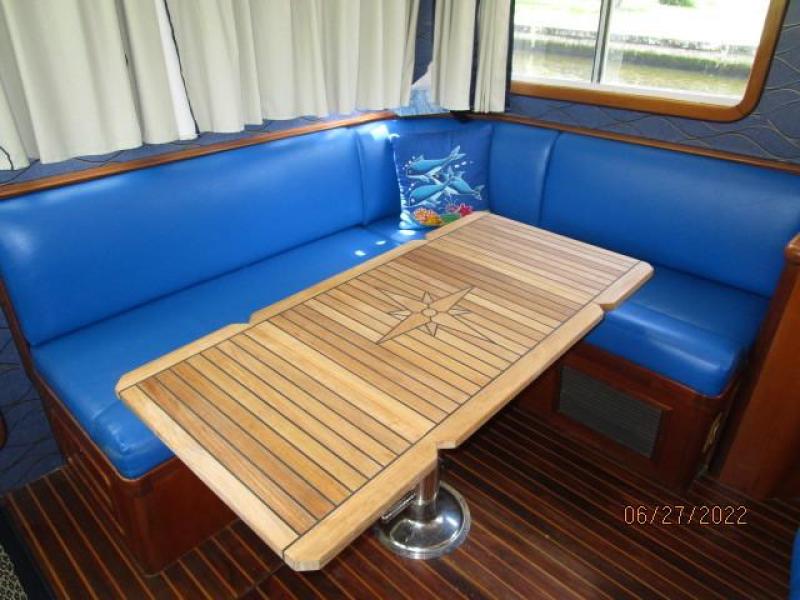 43' Selene salon seating