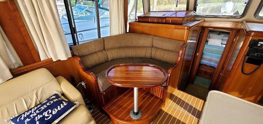 Main Cabin Dinette