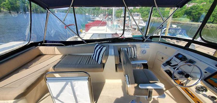 Flybridge Port