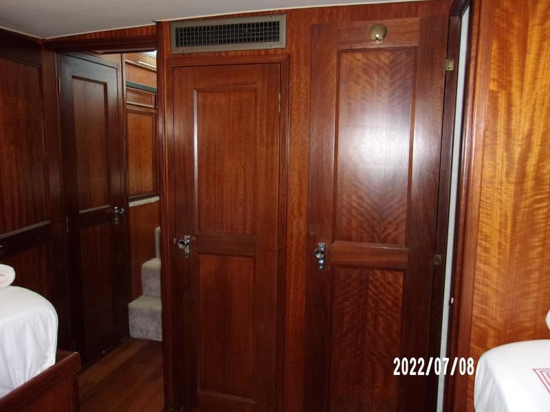 1975 Hatteras 43 Double Cabin