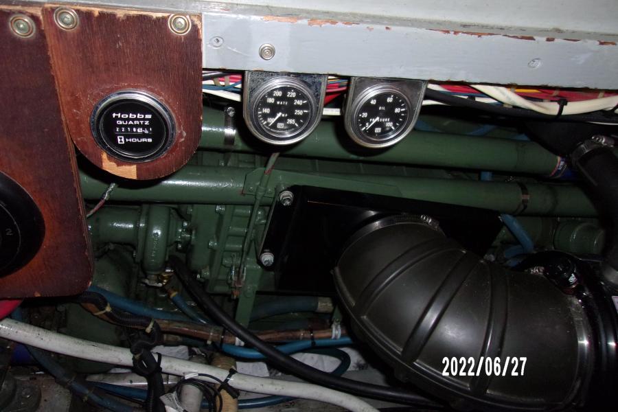 1975 Hatteras 43 Double Cabin