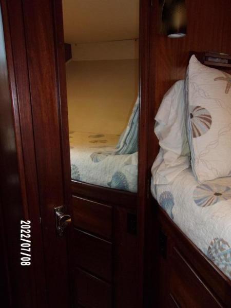 1975 Hatteras 43 Double Cabin