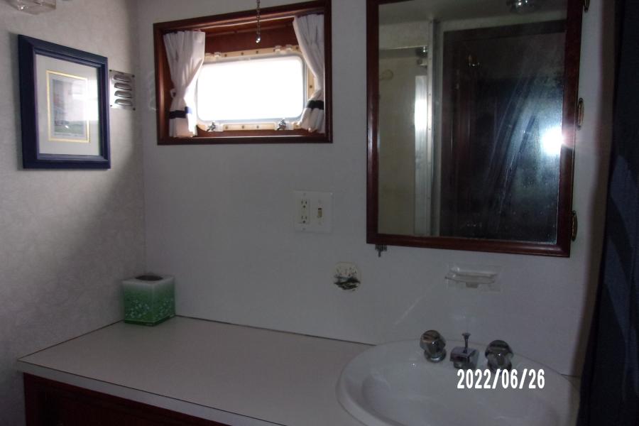 1975 Hatteras 43 Double Cabin