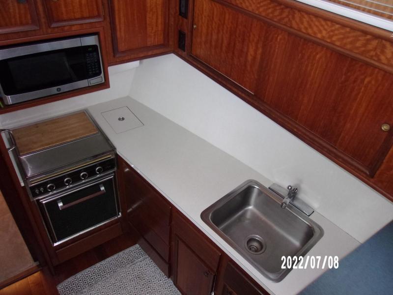 1975 Hatteras 43 Double Cabin