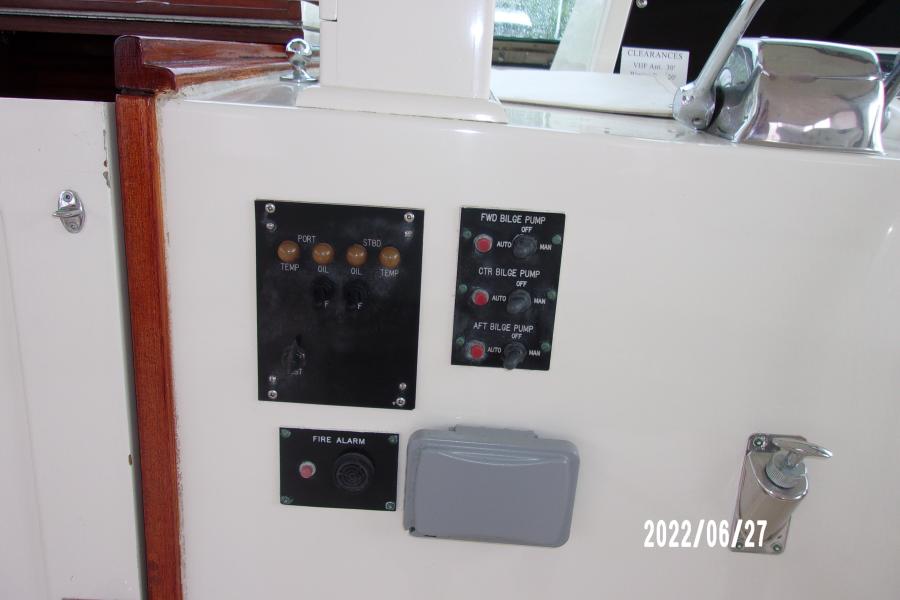 1975 Hatteras 43 Double Cabin
