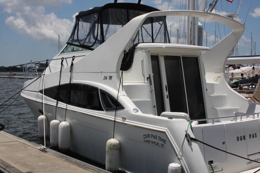 2006 Carver Mariner