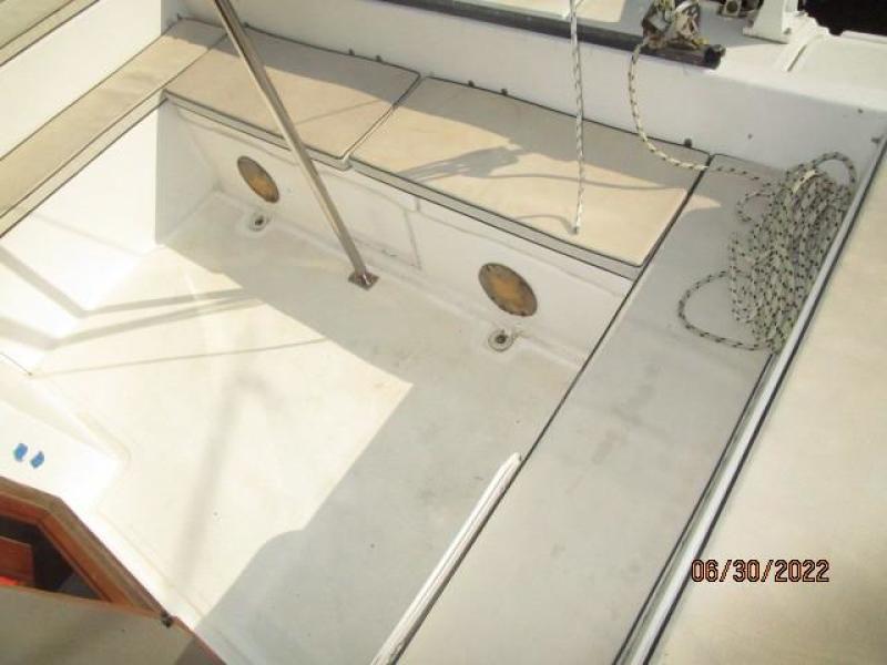 34' Gemini cockpit1