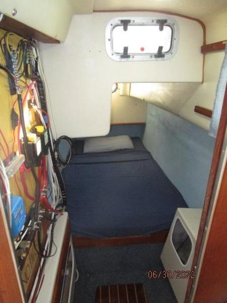 34' Gemini port aft stateroom