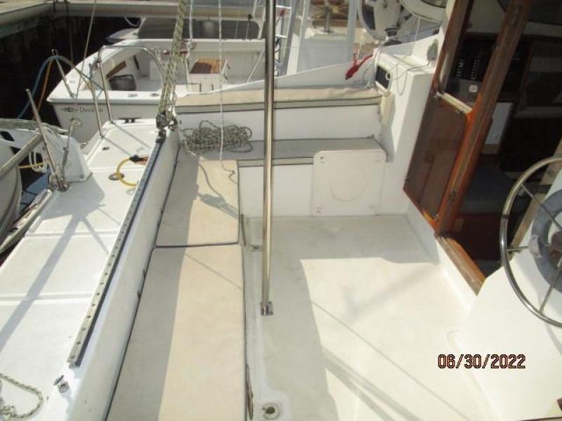 34' Gemini cockpit port