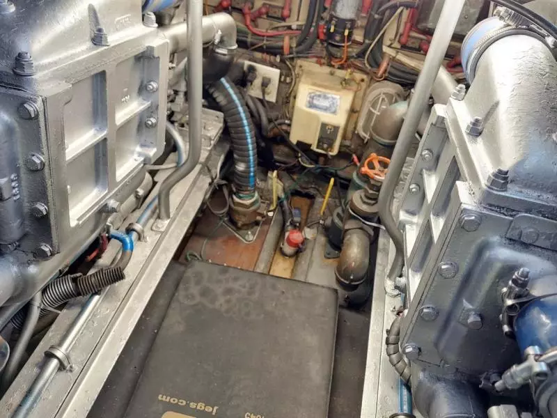 1988 Viking 41 Convertible