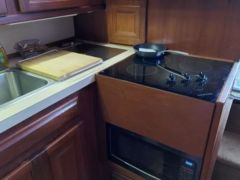 1988 Viking 41 Convertible