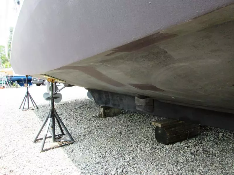 Bottom starboard side, forward