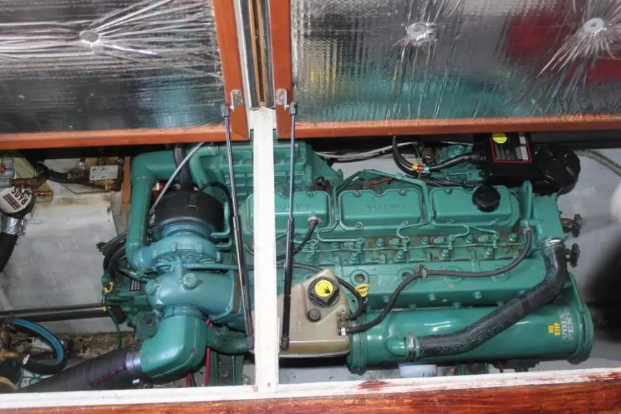 2000 Camano 31 Troll