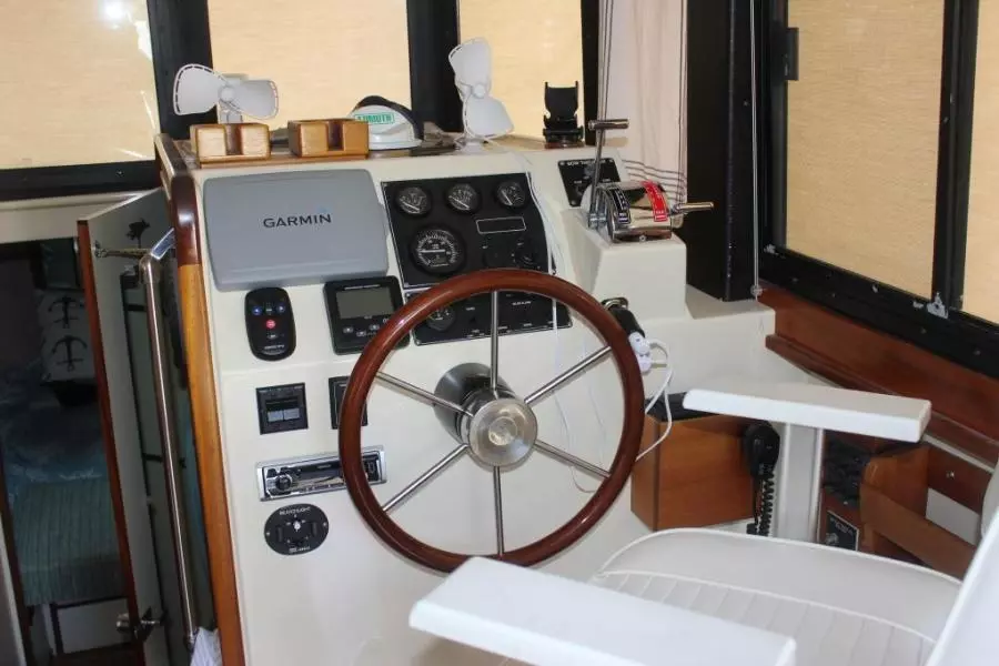 2000 Camano 31 Troll