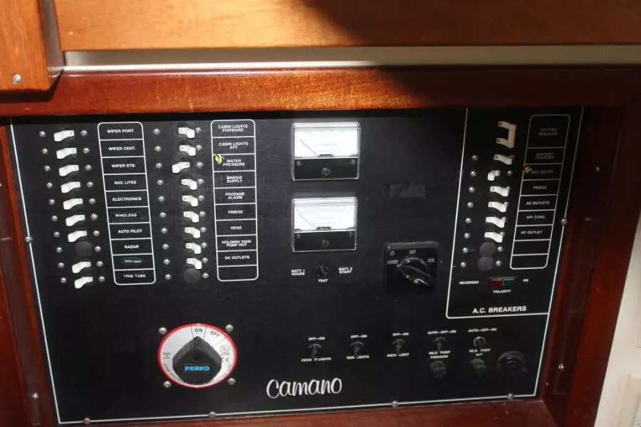 2000 Camano 31 Troll