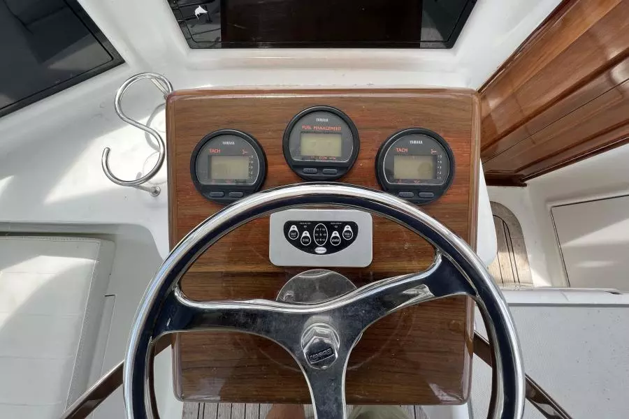 Bimini Twist 27ft Calyber Yacht For Sale