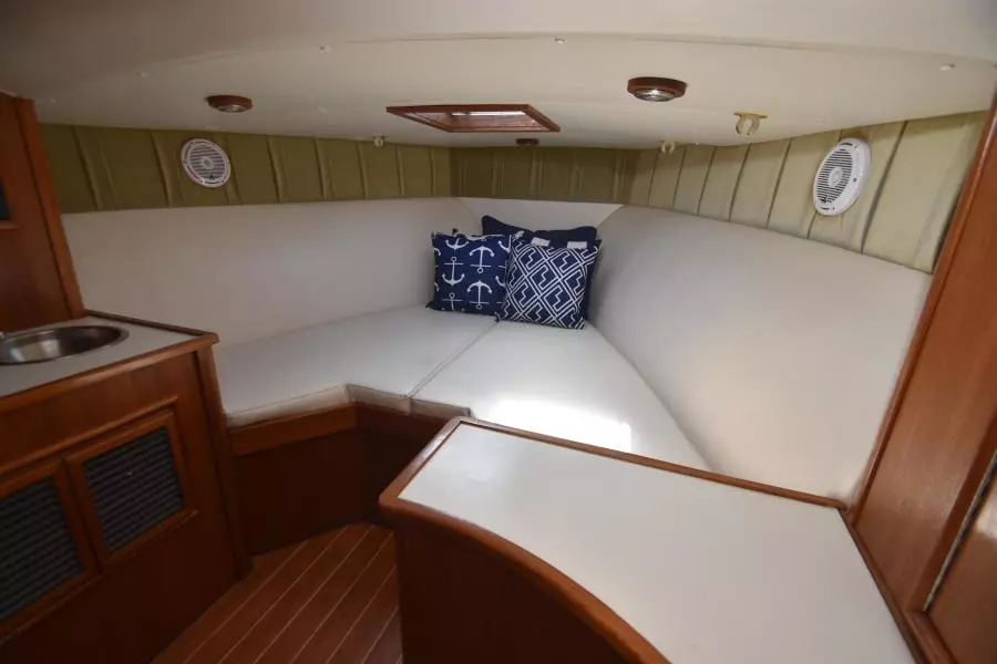 Bimini Twist 27ft Calyber Yacht For Sale