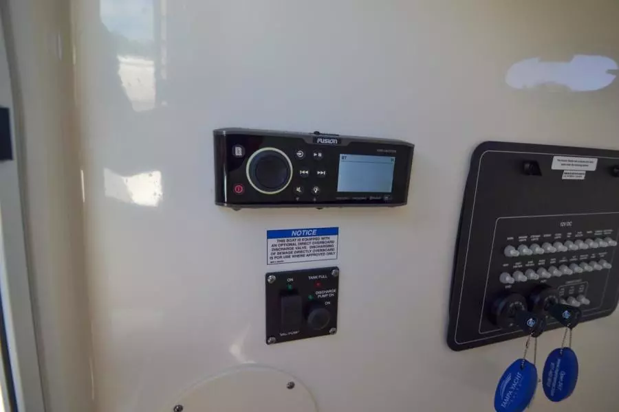 2020 Boston Whaler 280 Outrage