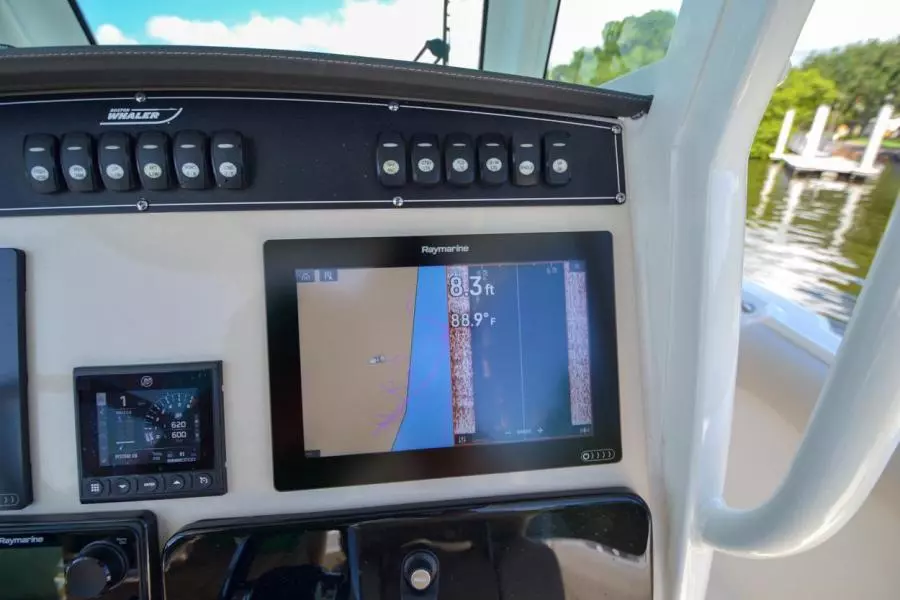 2020 Boston Whaler 280 Outrage