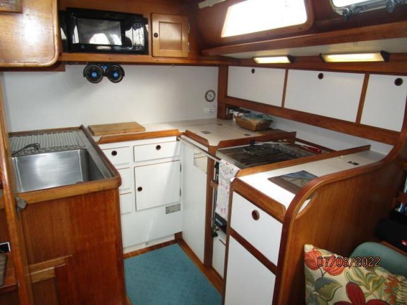 45' Freedom galley1