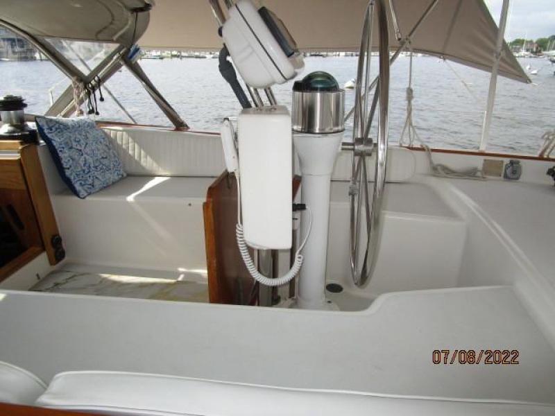 45' Freedom cockpit starboard