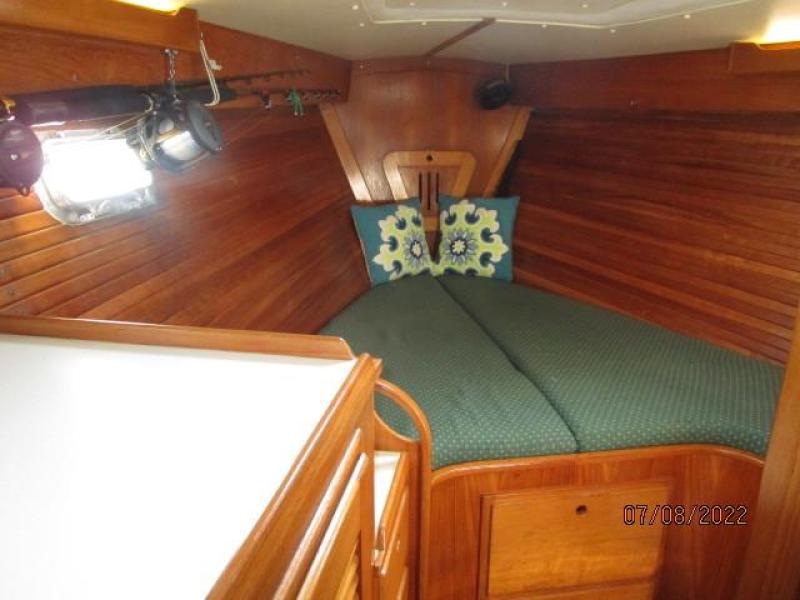 45' Freedom guest stateroom