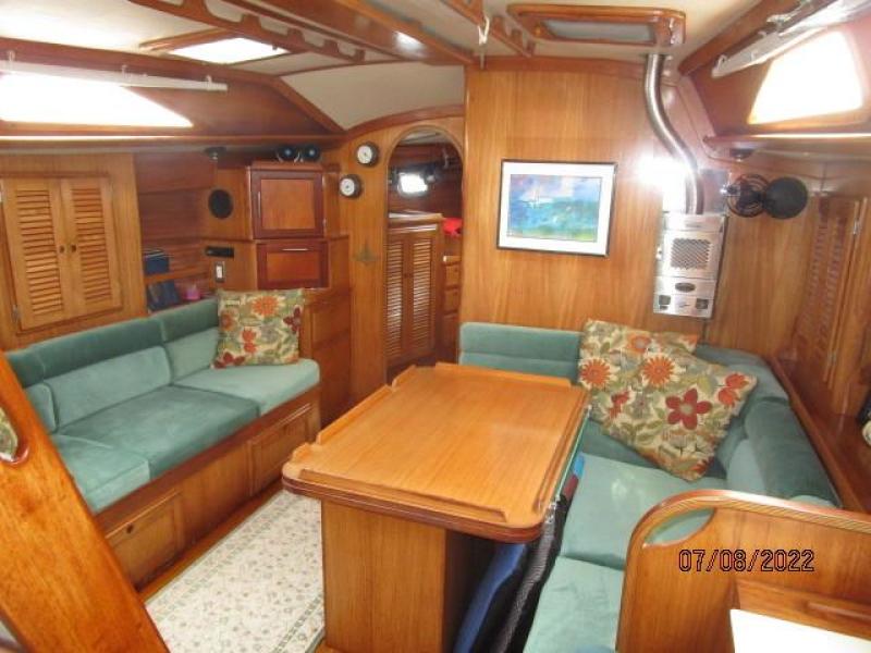45' Freedom salon forward