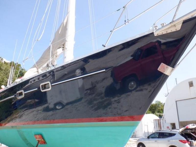 45' Freedom hauled out2