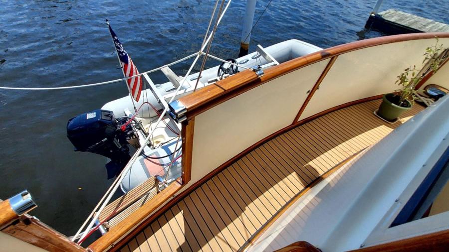 1985 Chris-Craft Constellation