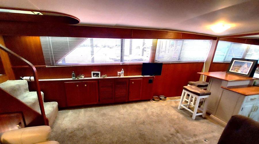 1985 Chris-Craft Constellation