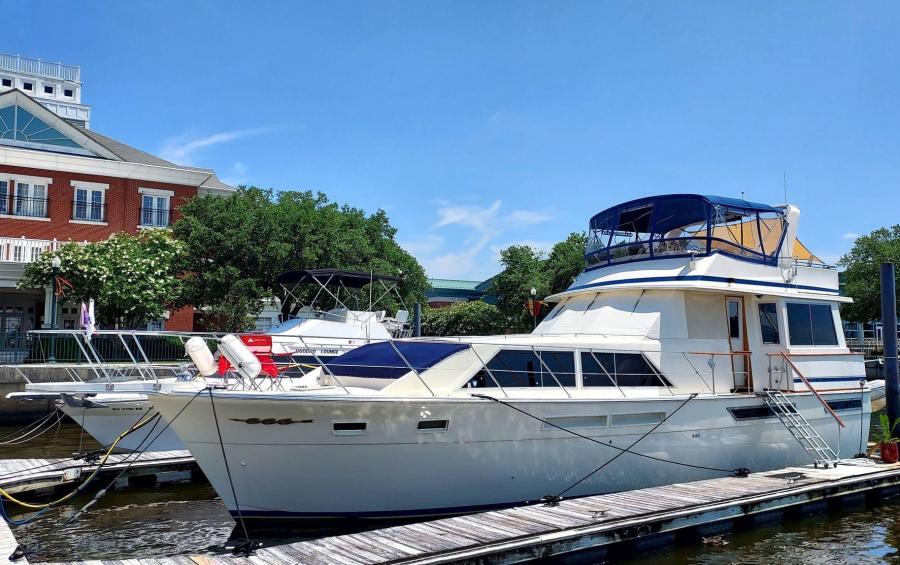 1985 Chris-Craft Constellation