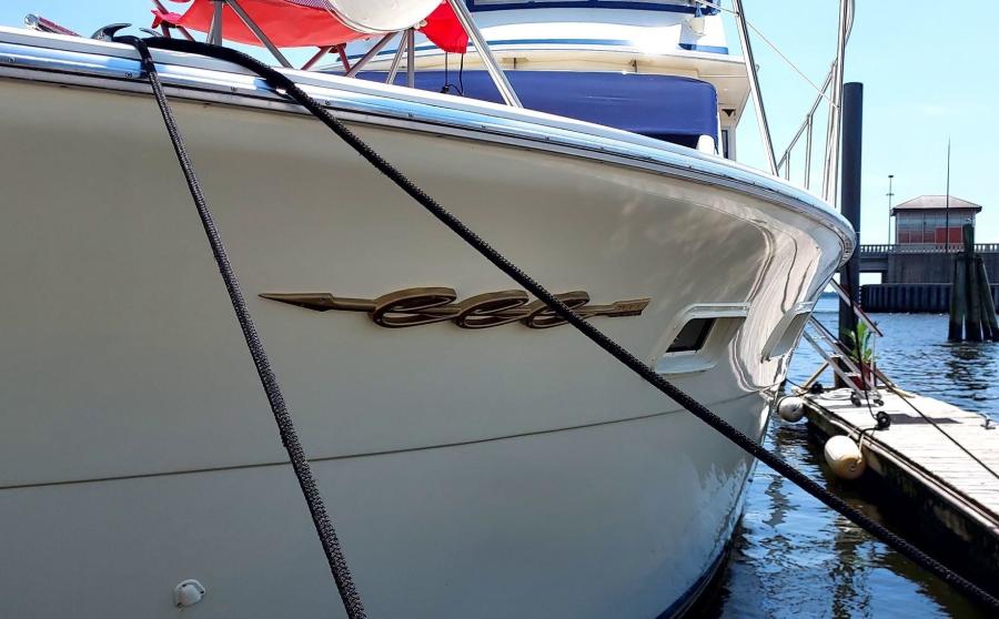 1985 Chris-Craft Constellation