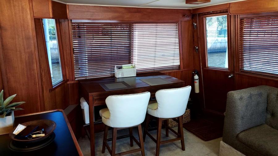 1985 Chris-Craft Constellation