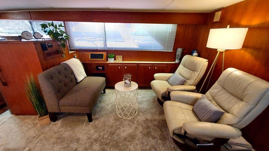 1985 Chris-Craft Constellation