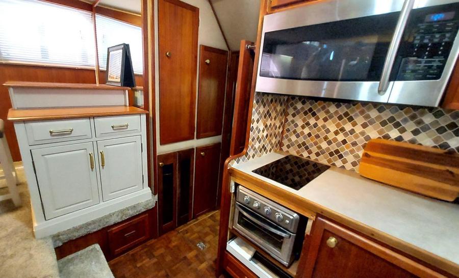 1985 Chris-Craft Constellation