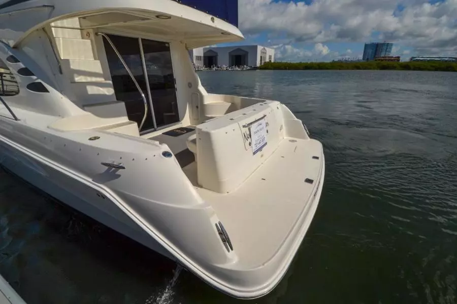 2005 Sea Ray 420 Sedan Bridge