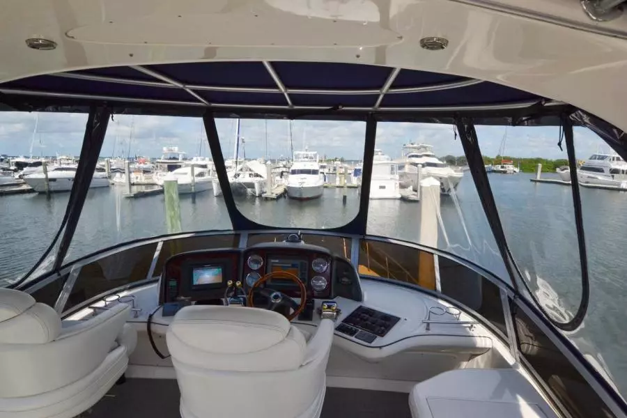 2005 Sea Ray 420 Sedan Bridge