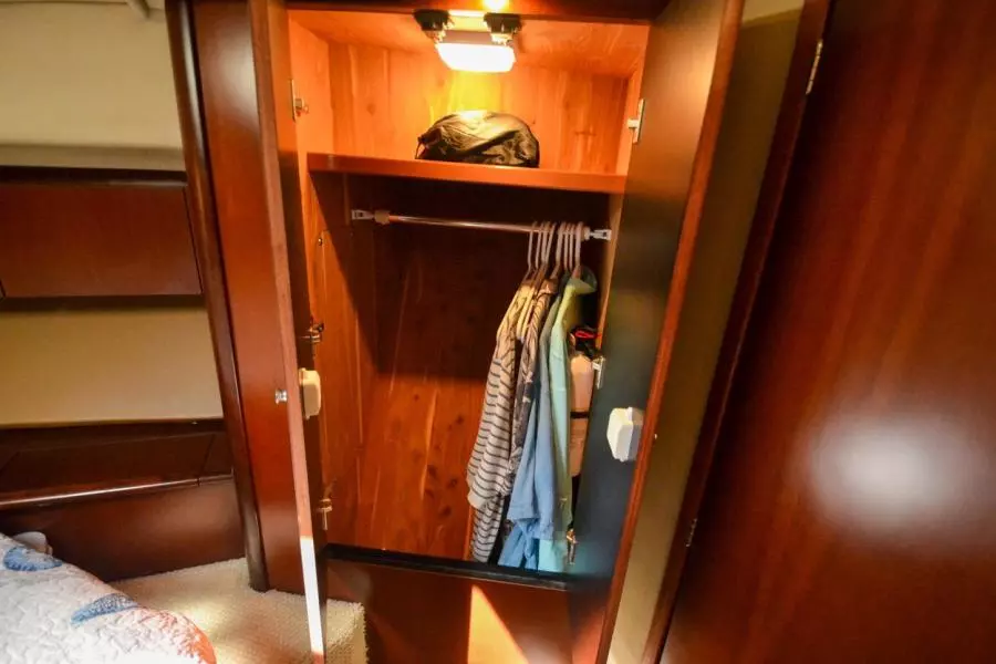 2005 Sea Ray 420 Sedan Bridge