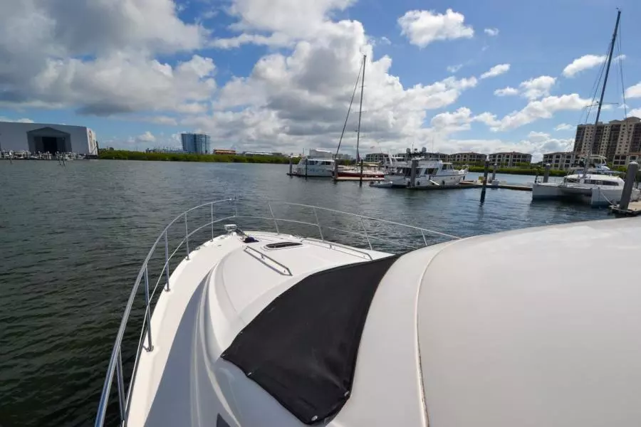 2005 Sea Ray 420 Sedan Bridge
