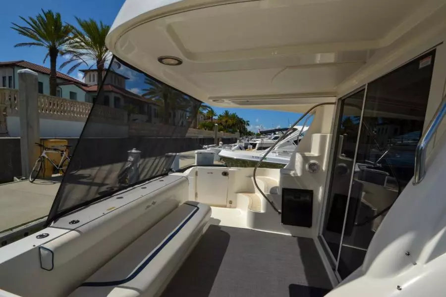 2005 Sea Ray 420 Sedan Bridge