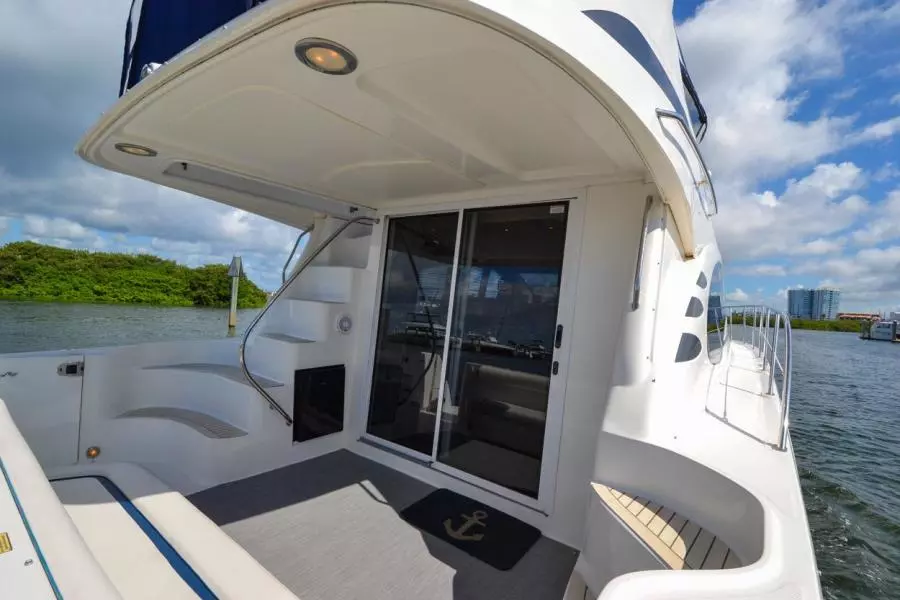 2005 Sea Ray 420 Sedan Bridge