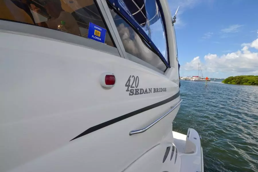 2005 Sea Ray 420 Sedan Bridge