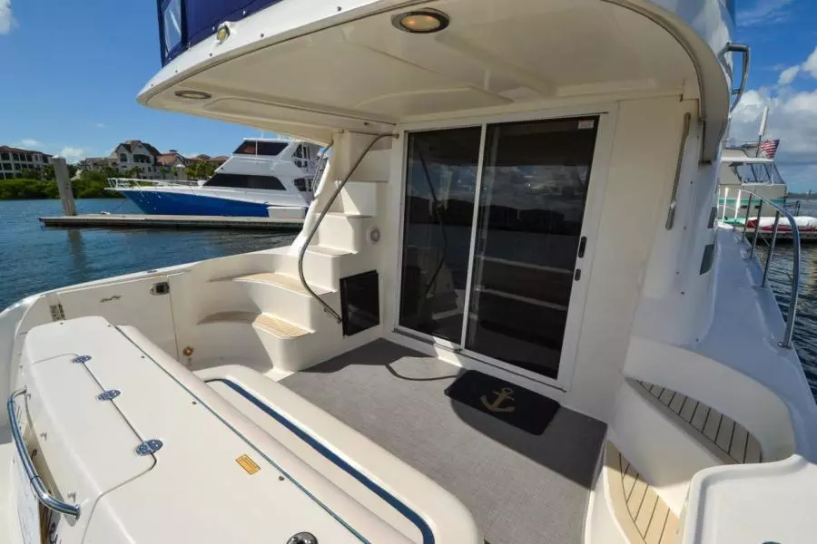 2005 Sea Ray 420 Sedan Bridge