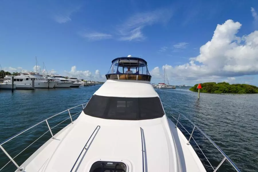 2005 Sea Ray 420 Sedan Bridge